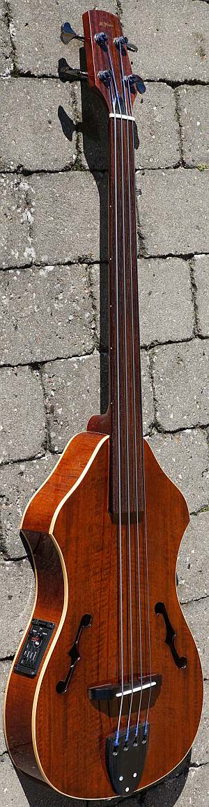 K. Yairi fretless Bass